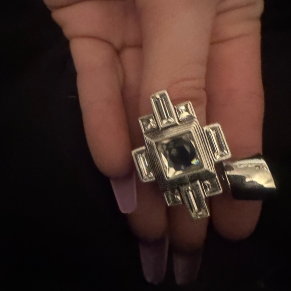 Lia Sophia rings - Picture 2 of 4